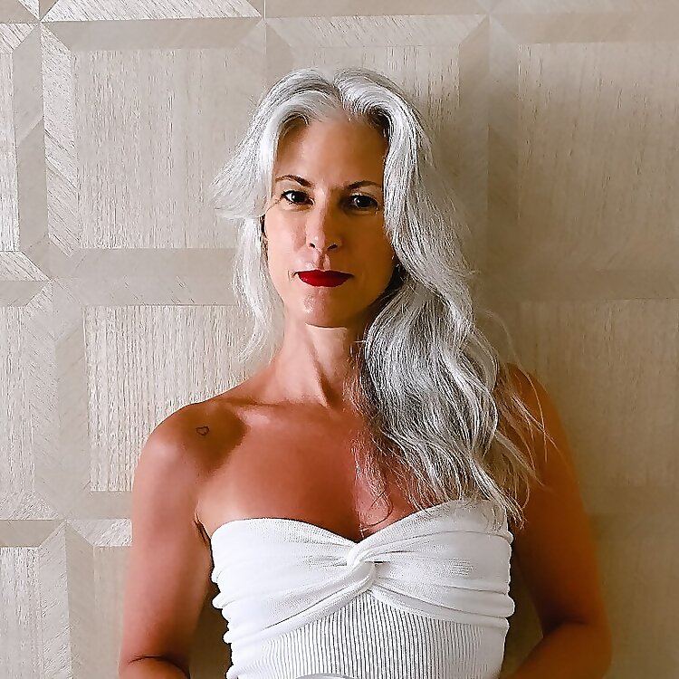 Mia