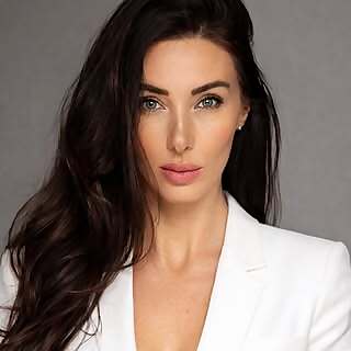 Elise Featherstone