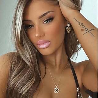 Tia Christofi