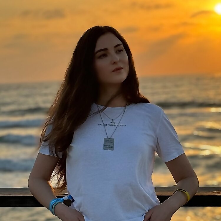 ‎Simona G. ‎