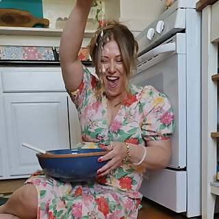 Amanda Weiss