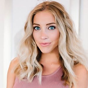 Olivia Harlan Dekker