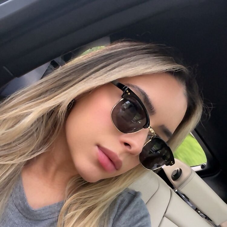 Mia Maron