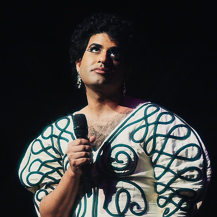 Alok Vaid Menon