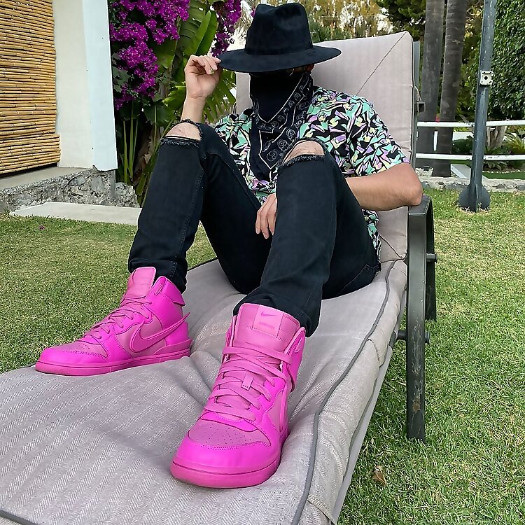 Mr. Sneakers 