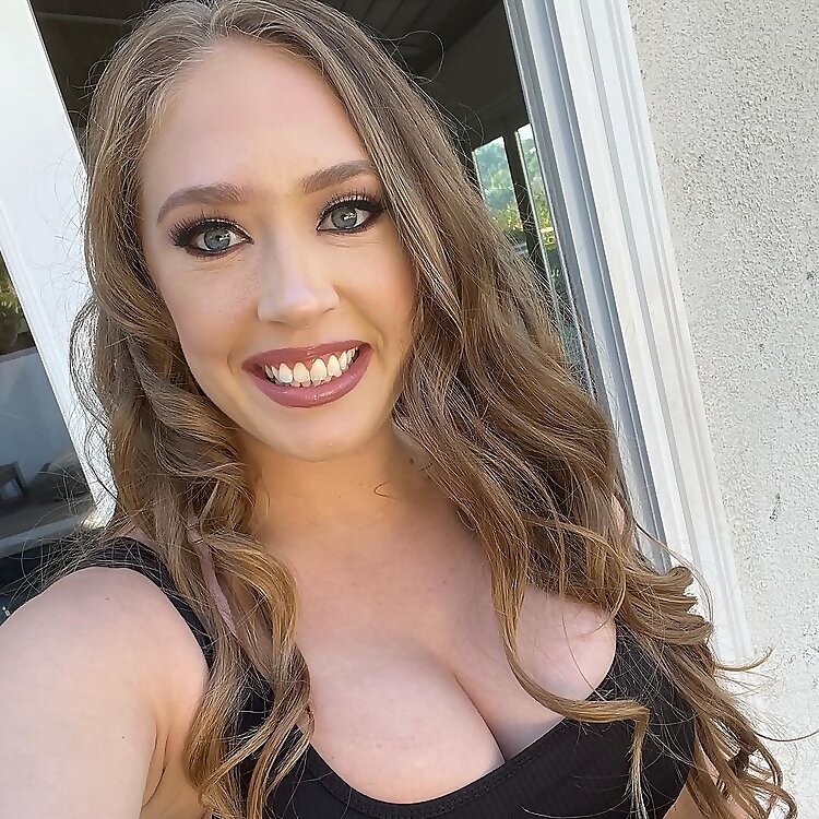 Kagney linn karter
