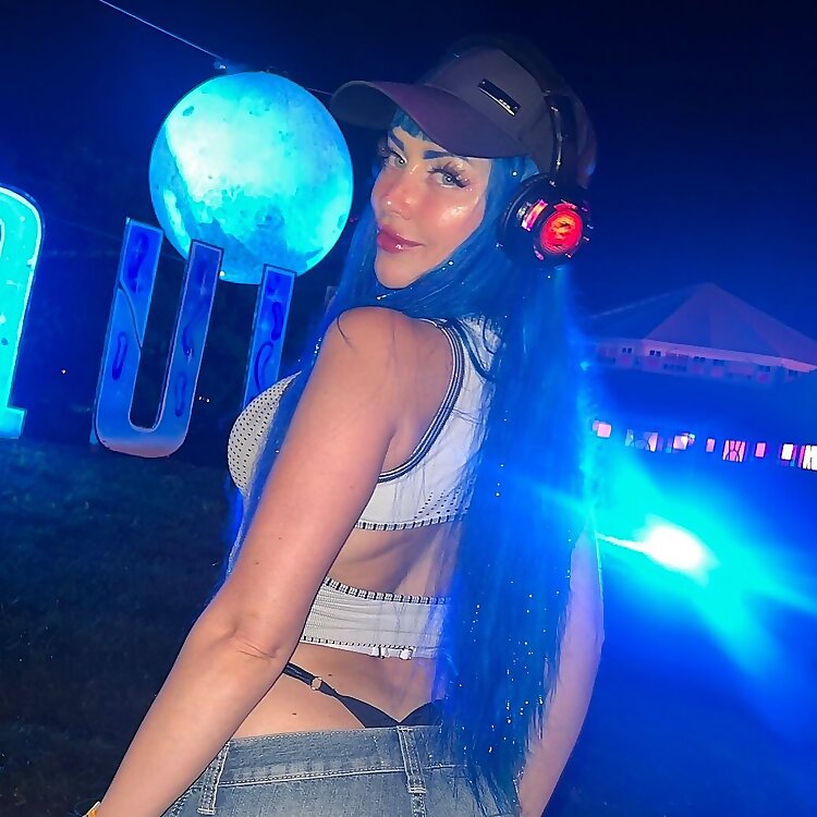 Jewelz Blu