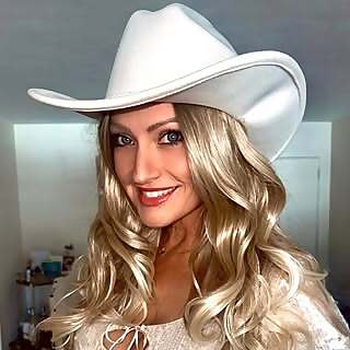 Delia Jo