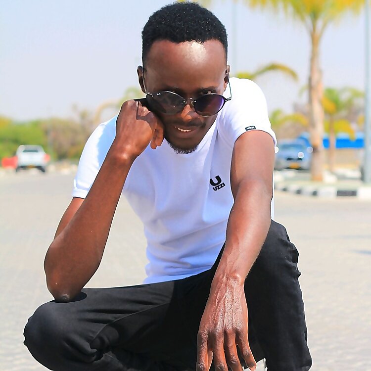 Om'kwanandha Kezimo