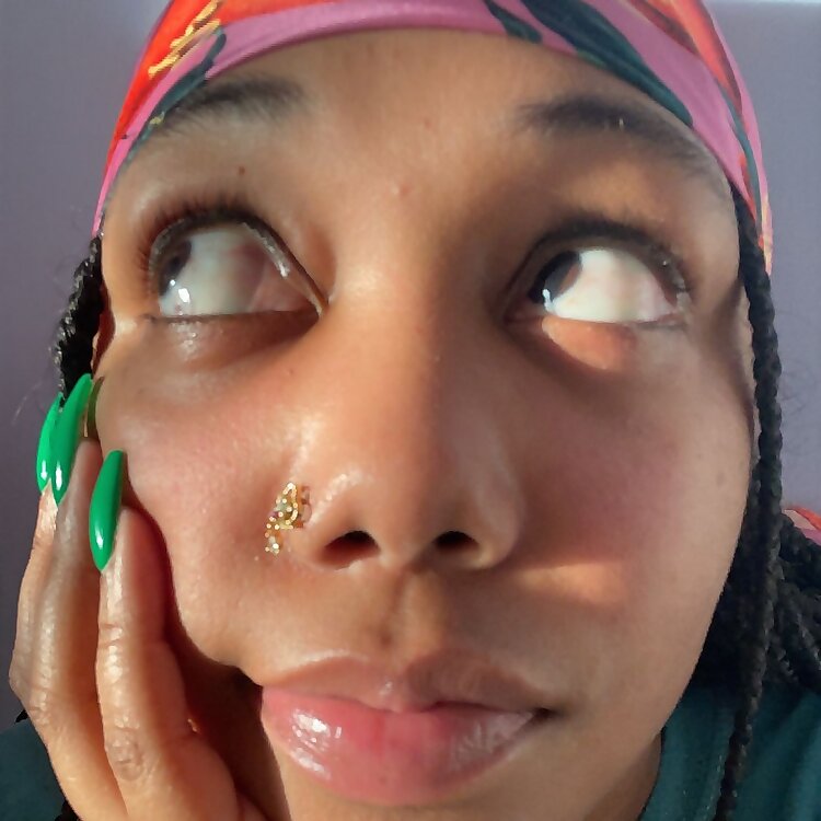 Olivia GlamorousNee Pope