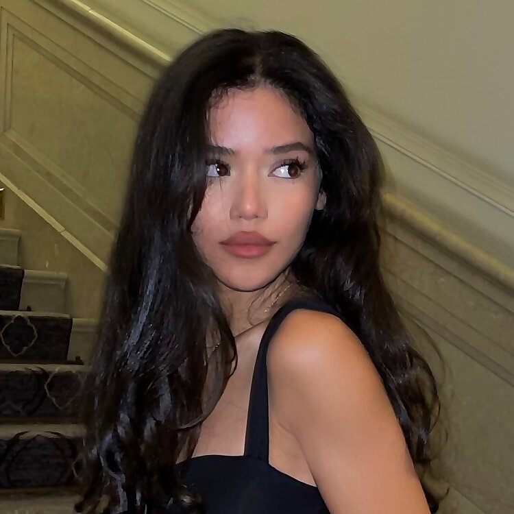Dina Denoire