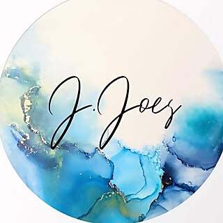 Julia Joes