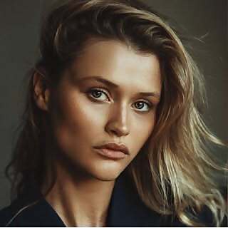 Chloe Lecareux