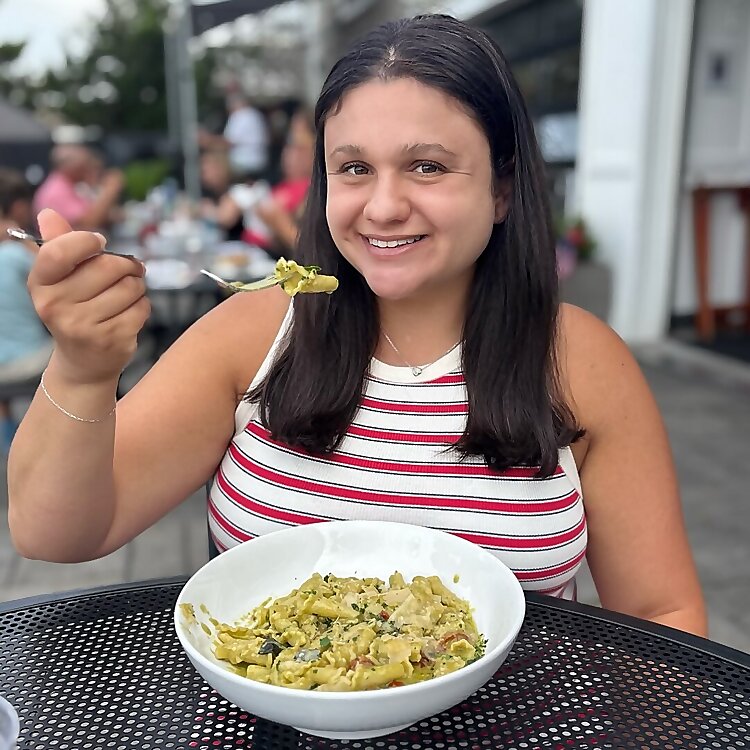 Giannas Eats
