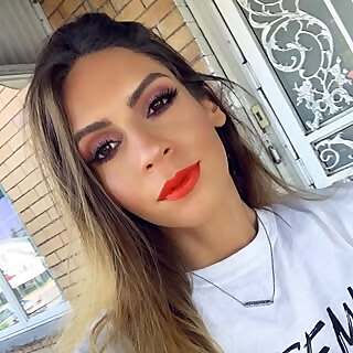 Liora Yags