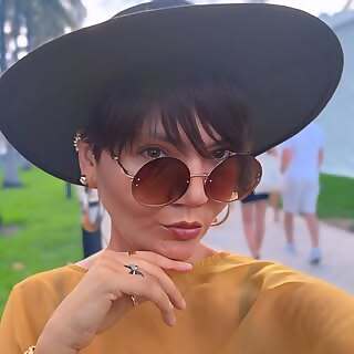 Ally De Leon 