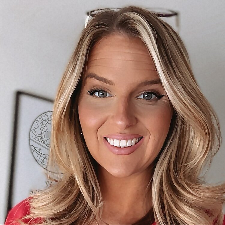 Laura Hunter
