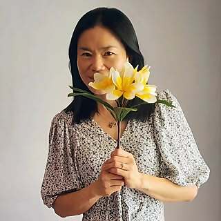 Julie Lee 