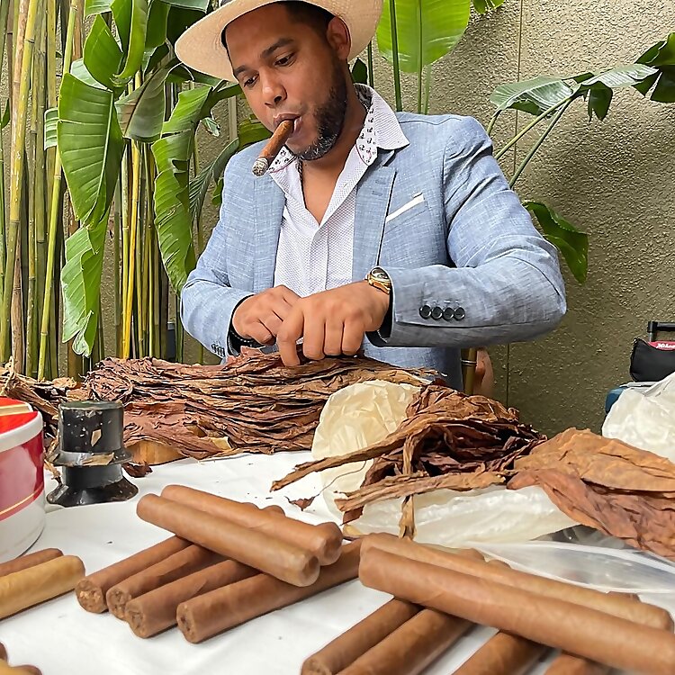 Cigars roller