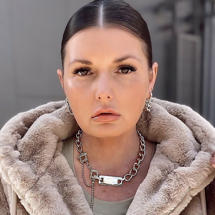 Julia Marie B
