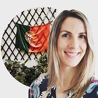 Dina Moura 
