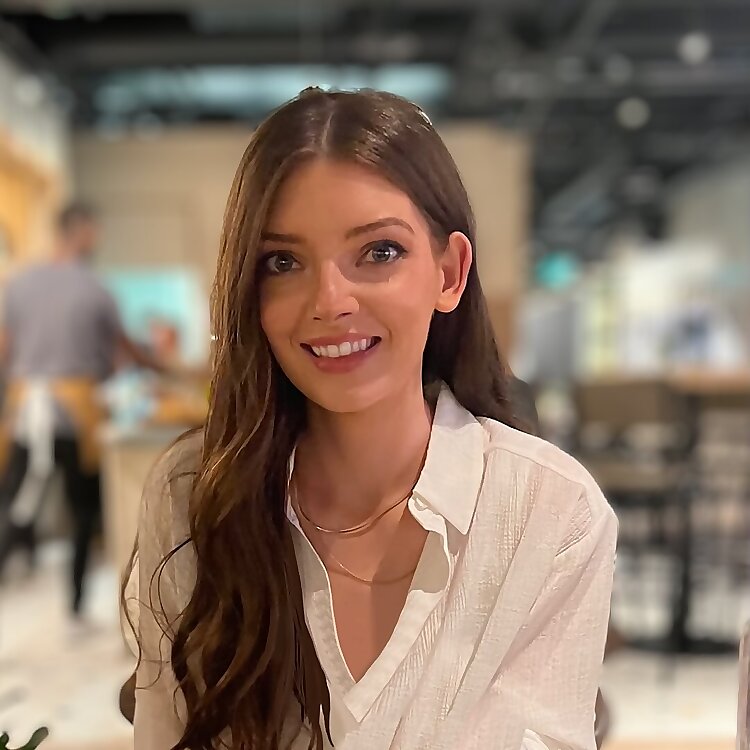 Amanda Armstrong