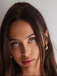 Cora Maay
