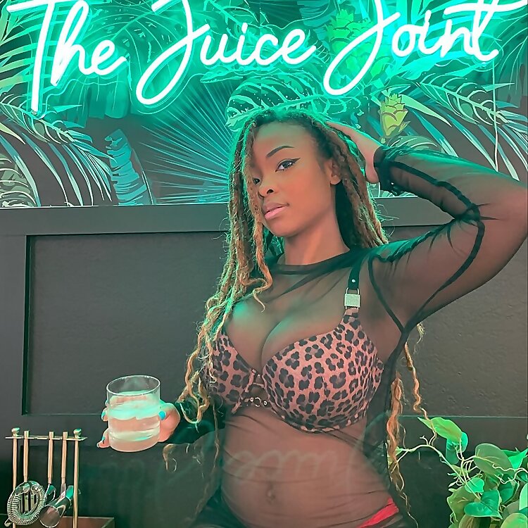 Zuri Bella Rose