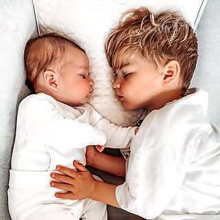 Ezra, Elba and Chloé