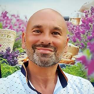 Lev Kallos 