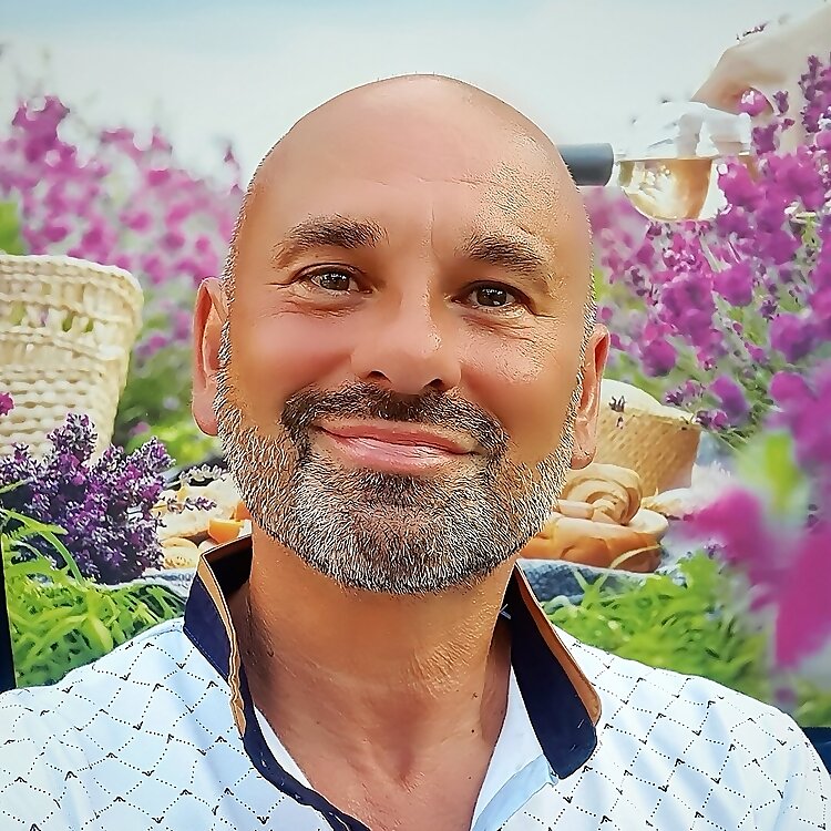 Lev Kallos 