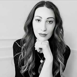 Dr Maddy Pelling