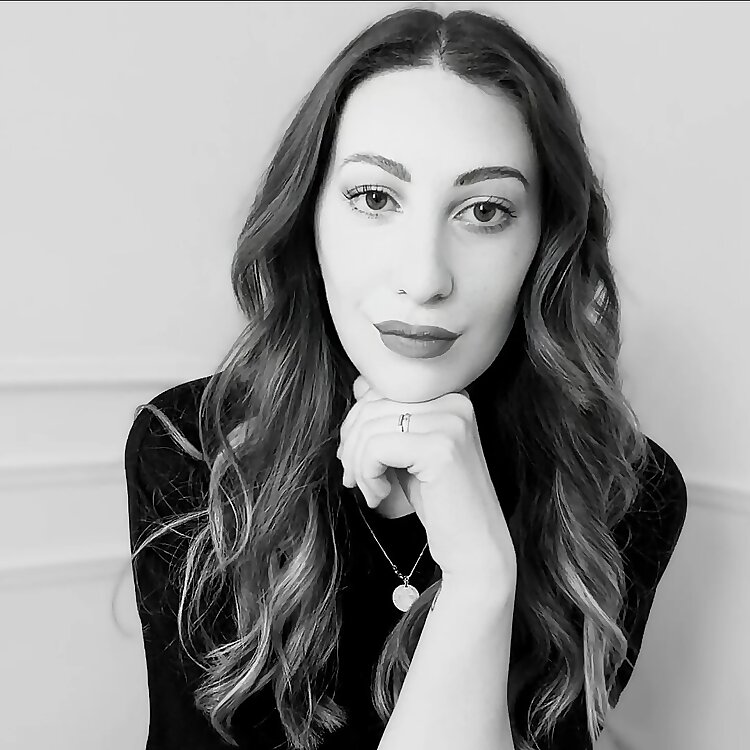 Dr Maddy Pelling