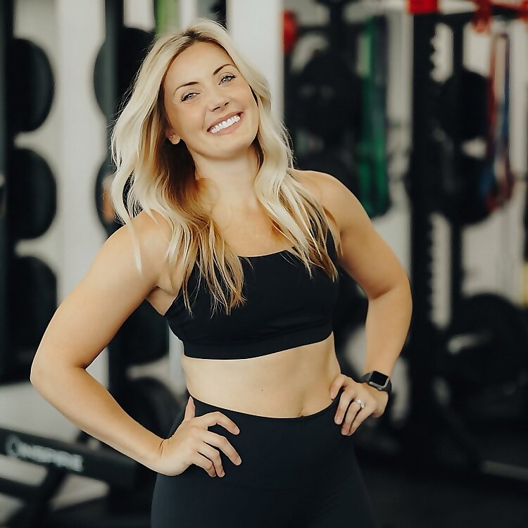 Holly Janiszweski
