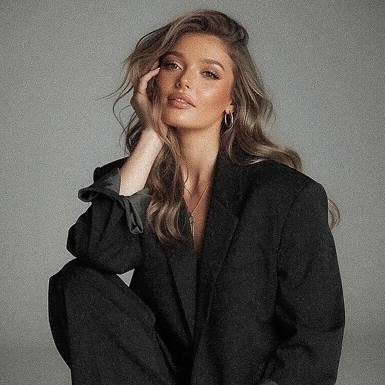 Samantha Ruby