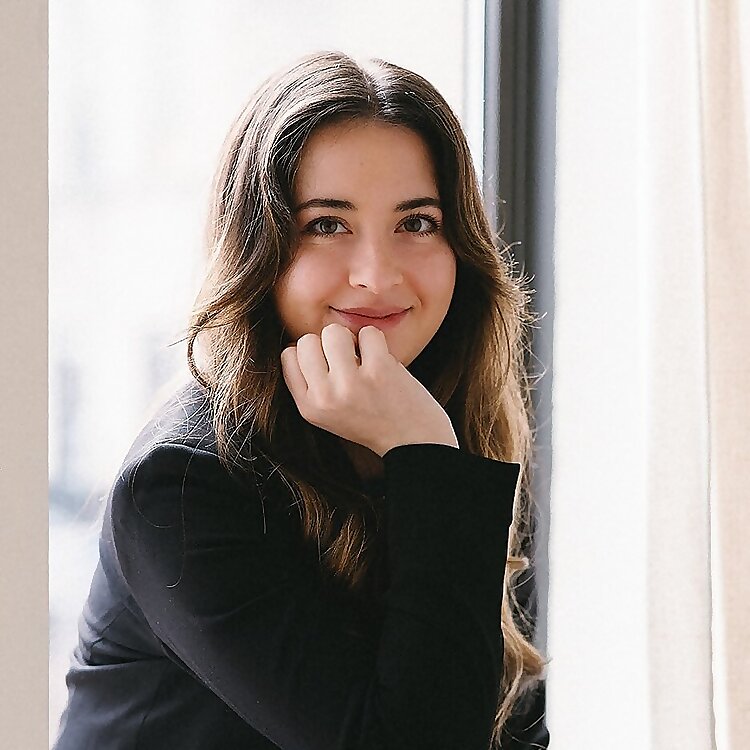 Nadia Elhag