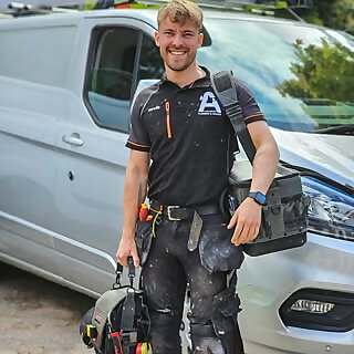 Alec Hampson 