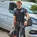 Alec Hampson 