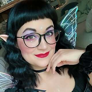 Courtney Doom