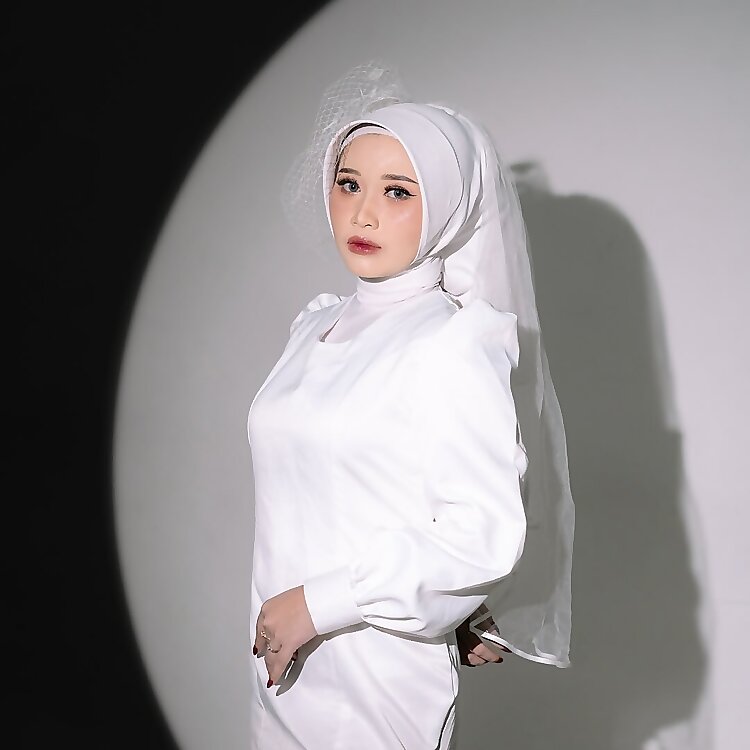 Adella Dewi