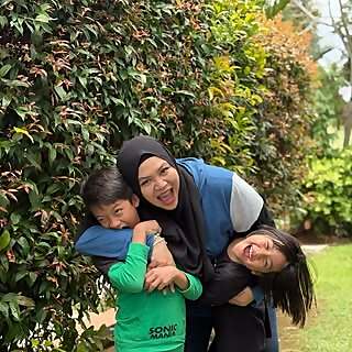 Zaza Azman  