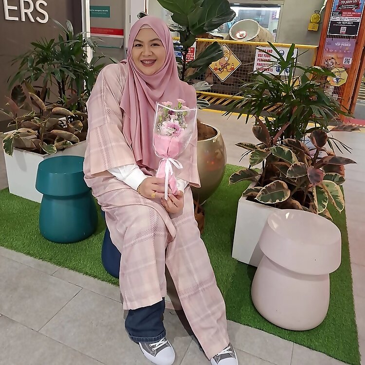 Zaza Azman  