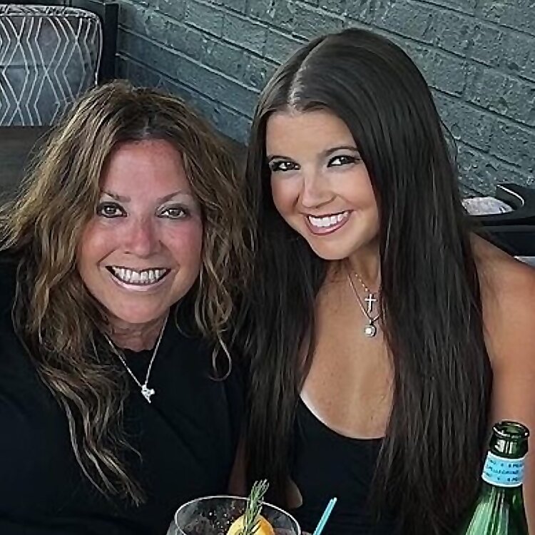 Holly & Daniela Dugan