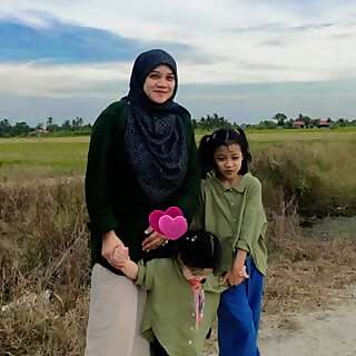 Farahsadzwani Zainal