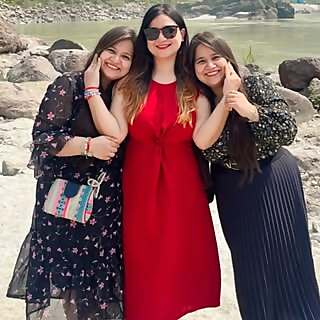 Shreya & Soumya & Sakshi Singh