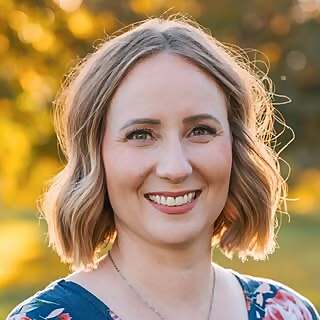  Megan Lavin