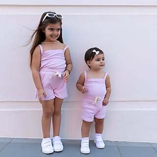  Valentina & Catalina