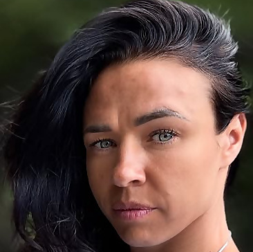 Lena Ovchynnikova 