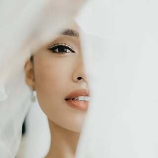 Julian Aurine Flores Pam