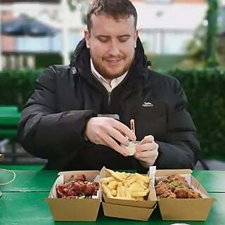 Fast Food Guy Ni